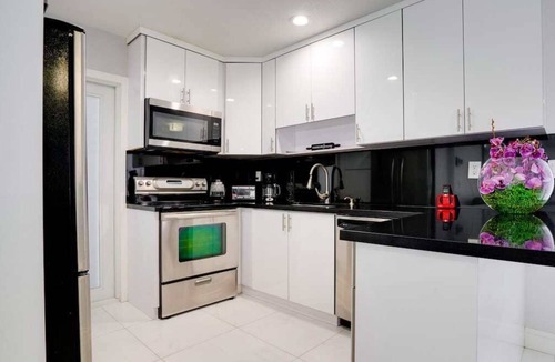 Boulevard Heights House | Hollywood Home w/Pool, Jacuzzi, BBQ, & Pool Table
