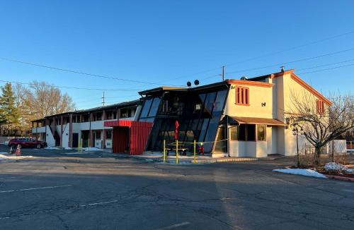 East Farmingdale Hotel | Hollywood Motel