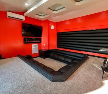 East Farmingdale Hotel | Hollywood Motel