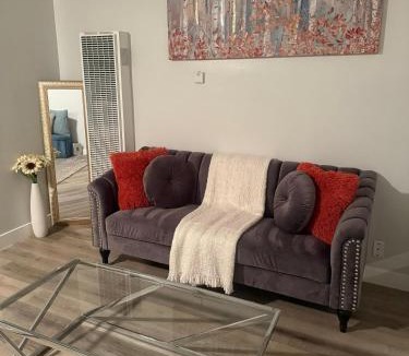 Hollywood Apartment | Hollywood Prime Location with Resort Style Pool, Free Parking and Close to Everything LA