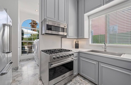 Palm Desert Resort | Hollywood Regency Style with Stunning Views - GOLF available!