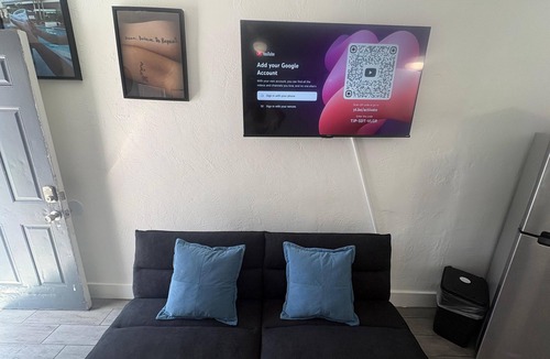 Parkside Apartment | Hollywood Studio Hideout 111