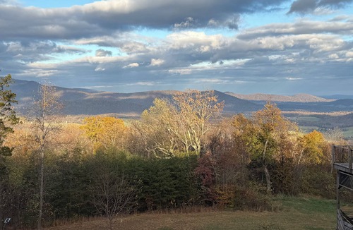 Stanardsville House | Hollywood Suite - Rm. 204