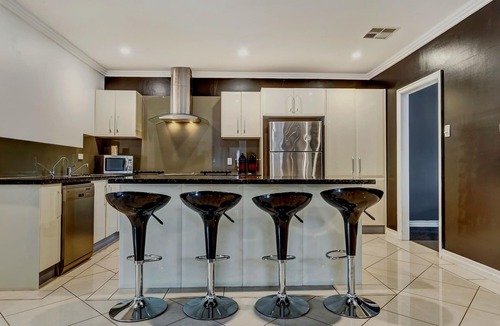 Burnside House | Hollywood Tree House