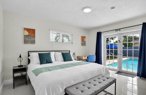 Driftwood House | Hollywood Villa Luxury & Private Pool