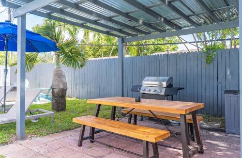 Driftwood House | Hollywood Villa Luxury & Private Pool