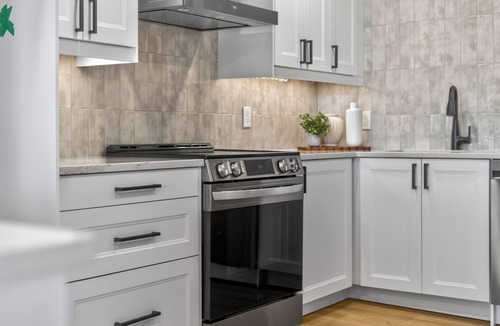 Summerside Apartment | Holman's Harbourview Suite -Renovated Waterview Suite in the Heart of Summerside