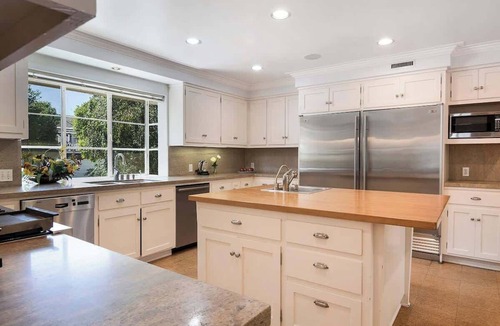 Westwood House | Holmby Hills 6 Bedroom Villa with Pool