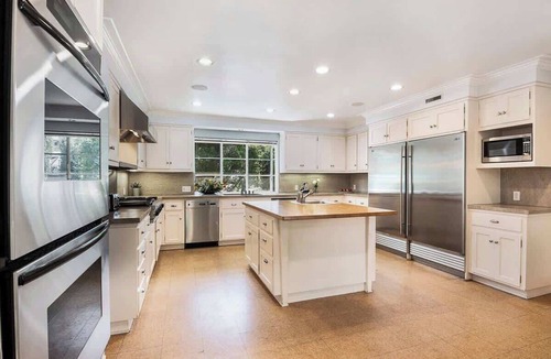 Westwood House | Holmby Hills 6 Bedroom Villa with Pool