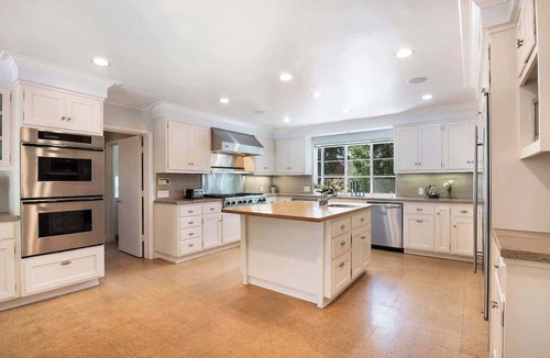 Westwood House | Holmby Hills 6 Bedroom Villa with Pool