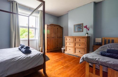 Hoylandswaine House | Holmfield House