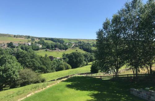Hepworth Apartment | Holmfirth, self contained loft with breakfast