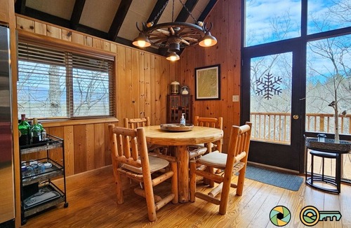 Basye Ski Chalet | Holocene Chalet - treetop mountain views!