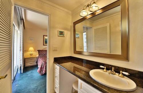 Kahana Apartment | Hololani Resort