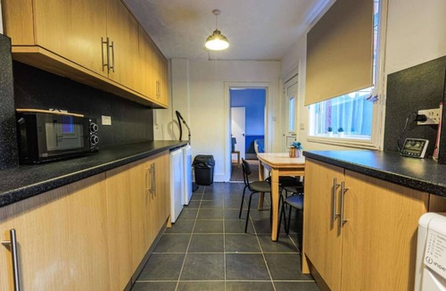 Hartlepool House | Holt House Spacious House in Hartlepool