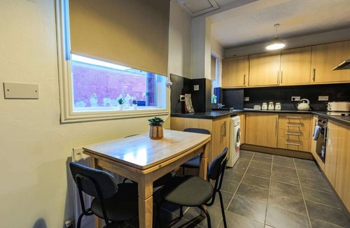 Hartlepool House | Holt House Spacious House in Hartlepool