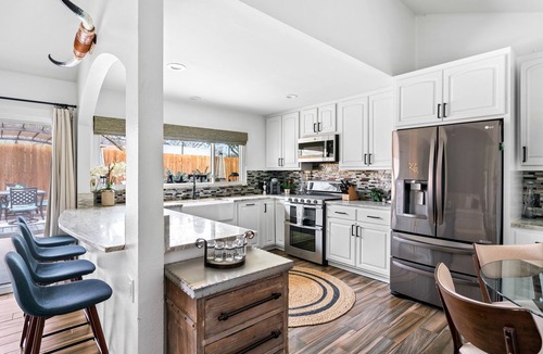 East Congress House | Holy Duck! FREE Heated Pool ~Outdoor TV's~ Firepit