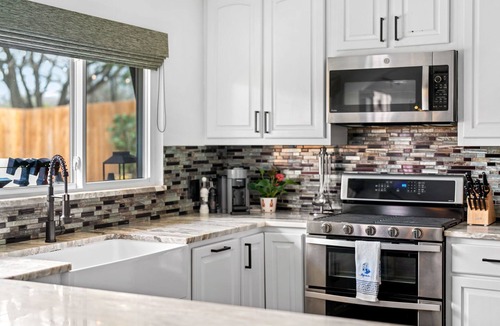 East Congress House | Holy Duck! FREE Heated Pool ~Outdoor TV's~ Firepit
