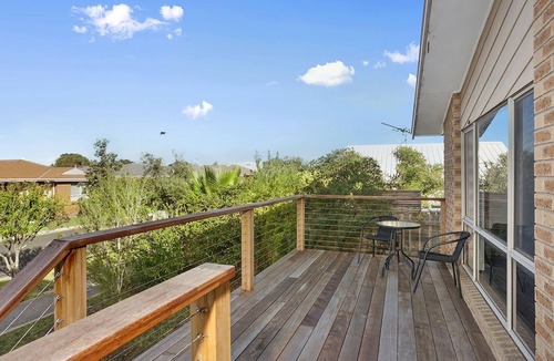 Torquay House | Holyhead On Whites Beach 11