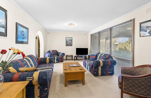 Torquay House | Holyhead Spa on Whites Beach