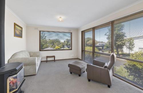 Torquay House | Holyhead Spa on Whites Beach