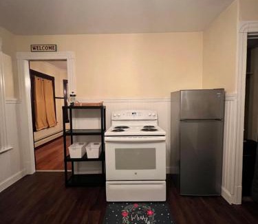 Holyoke Apartment | Holyoke House Oasis - Calm Trips