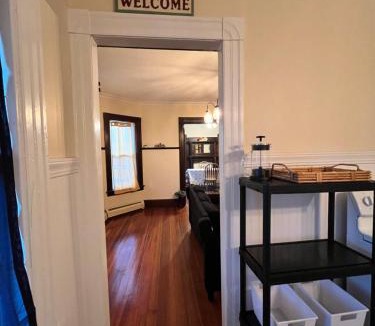 Holyoke Apartment | Holyoke House Oasis - Calm Trips