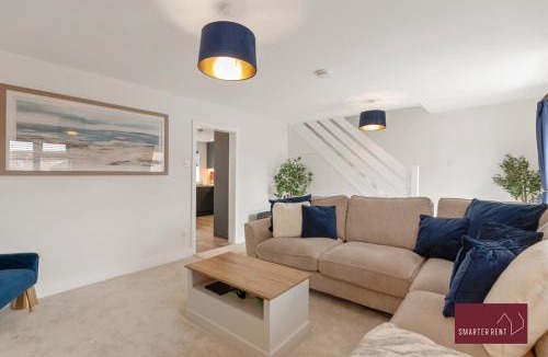 Bray on Thames Apartment | Holyport - Three Bedroom House - Parking