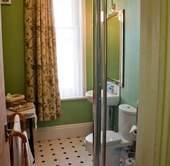 Loughborough Bed & Breakfast | Holywell House