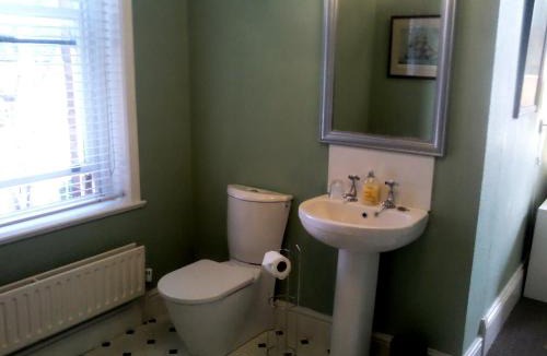 Loughborough Bed & Breakfast | Holywell House