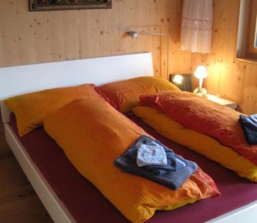 Steinen House | Holz100 Zimmer mit Rigiblick