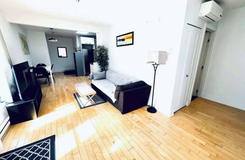 Viauville Apartment | Homa 1 | A haven of light | WiFi | Workdesk | AC