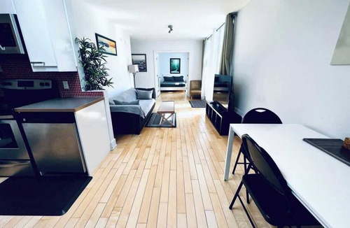 Viauville Apartment | Homa 1 | A haven of light | WiFi | Workdesk | AC