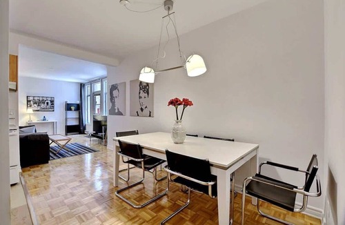 Viauville Apartment | Homa 3 Bright Apt Workspace & AC