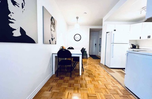 Viauville Apartment | Homa 3 Bright Apt Workspace & AC