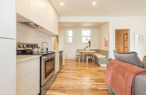 Hochelaga Apartment | HOMA-Comfort&Style-2BR-Spacious-Natural Light-FeelHome-A/C-SelfCheckIn-Metro