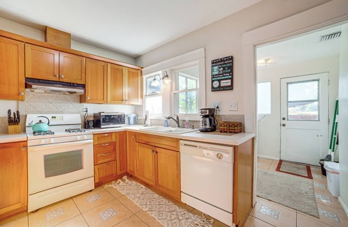 Downtown Riverside House | Home 1/2 Mi to Dtwn Riverside: Families Welcome!