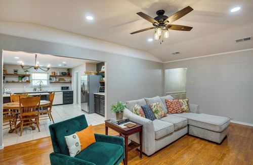 Waxahachie House | Home 1 Mi to Historic Gingerbread District & Dtwn!