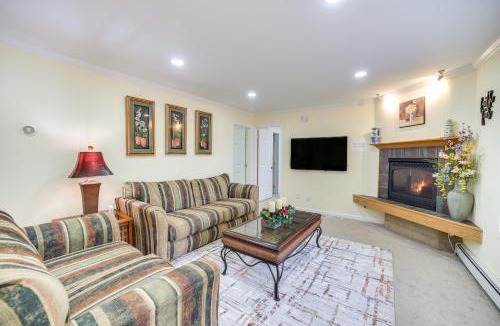 Lake Luzerne-Hadley House | Home 1 Mi to Wayside Beach, Near Belmont Stakes!