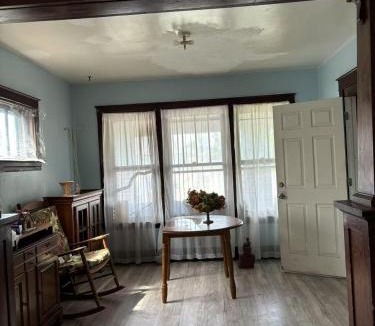 Niagara Falls House | Home 18th Street