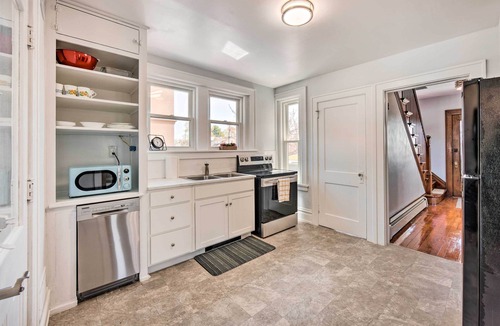 Hershey House | Home 2 Mi to Hersheypark: Work & Play!