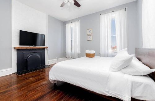 Benton Park West House | Home 4/King Beds - Large Garage by StayStLouis