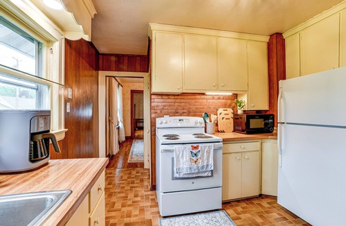 Vestal House | Home 7 Mi to Binghamton University!