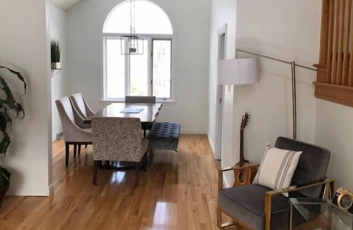 Cornwall House | Home amongst the trees-3 bed/3 bath modern stay!