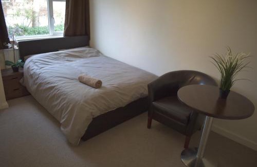 Cribbs Causeway House | Home and a Stay