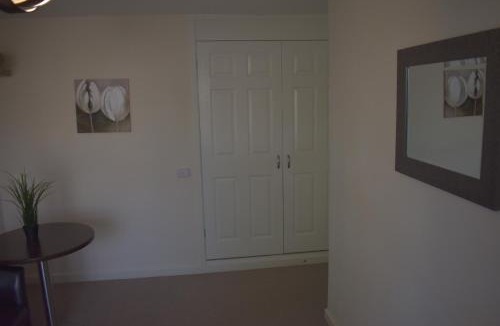 Cribbs Causeway House | Home and a Stay