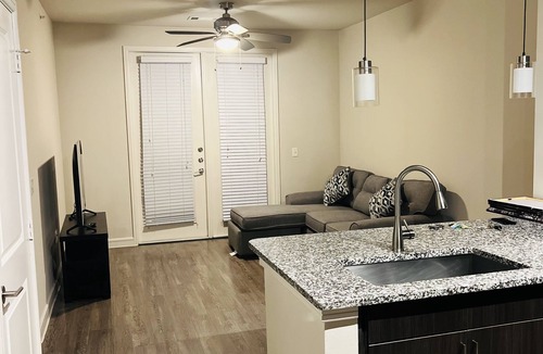 George Bush Park/Eldridge Apartment | Home at Energy corridor