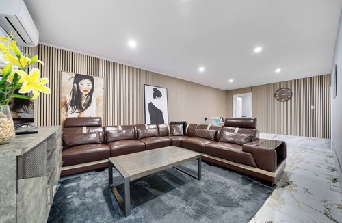 Titirangi House | Home Away From Home