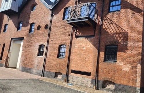 Burton on Trent Apartment | HOME AWAY FROM HOME