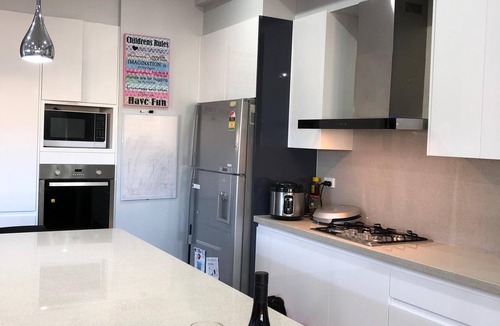 Fairfield Heights House | Home Away from Home - Modern and Spacious